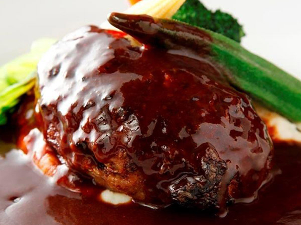 キャベツ入りハンバーグデミグラスソース